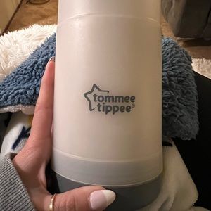 Tommy Tippee traveling hot water holder and bottle warmer